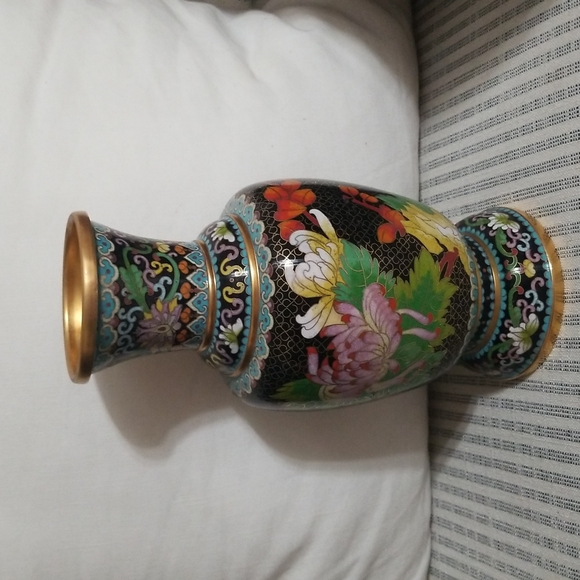 Vase - Picture 3 of 9